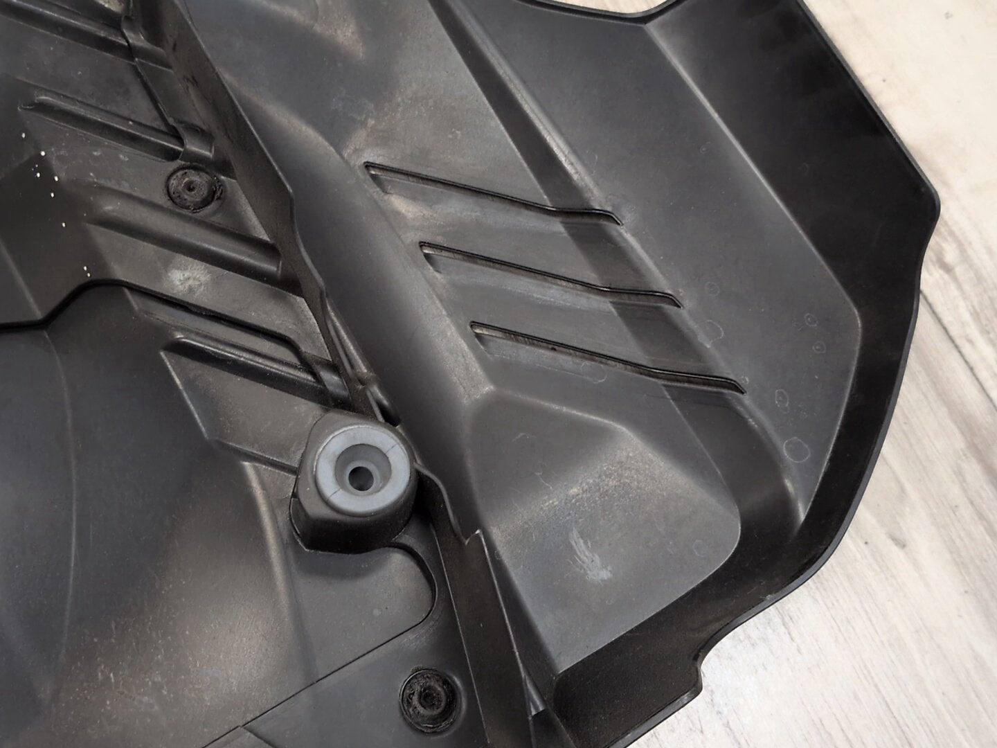 2012-2018 BMW F06 M6 Engine Cover 7843155