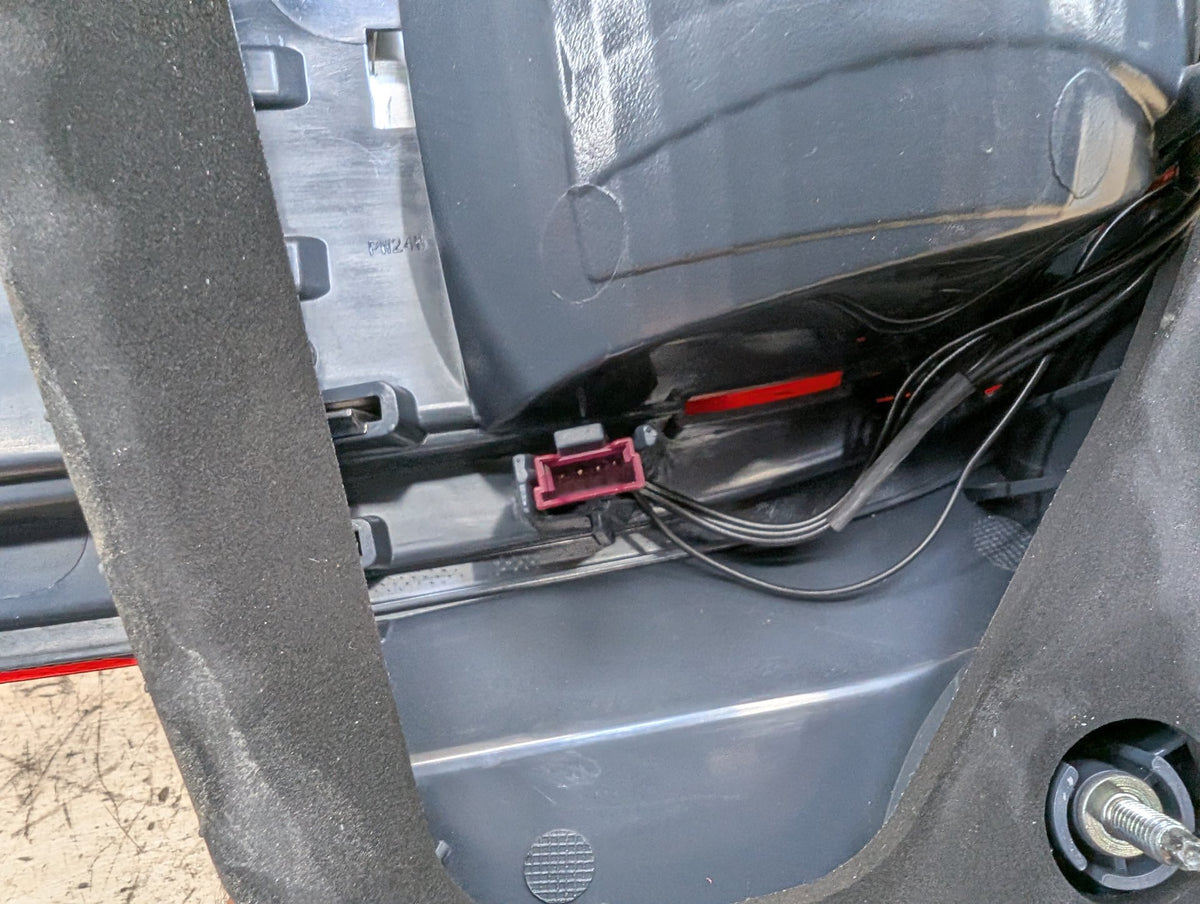 2010-2017 BMW 535i GT xDrive F07 Rear Right Passenger Inner Tail Light 7306168 OEM