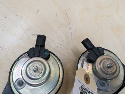 2007-2013 BMW 335i E93 Alarm Horns SET 7159420