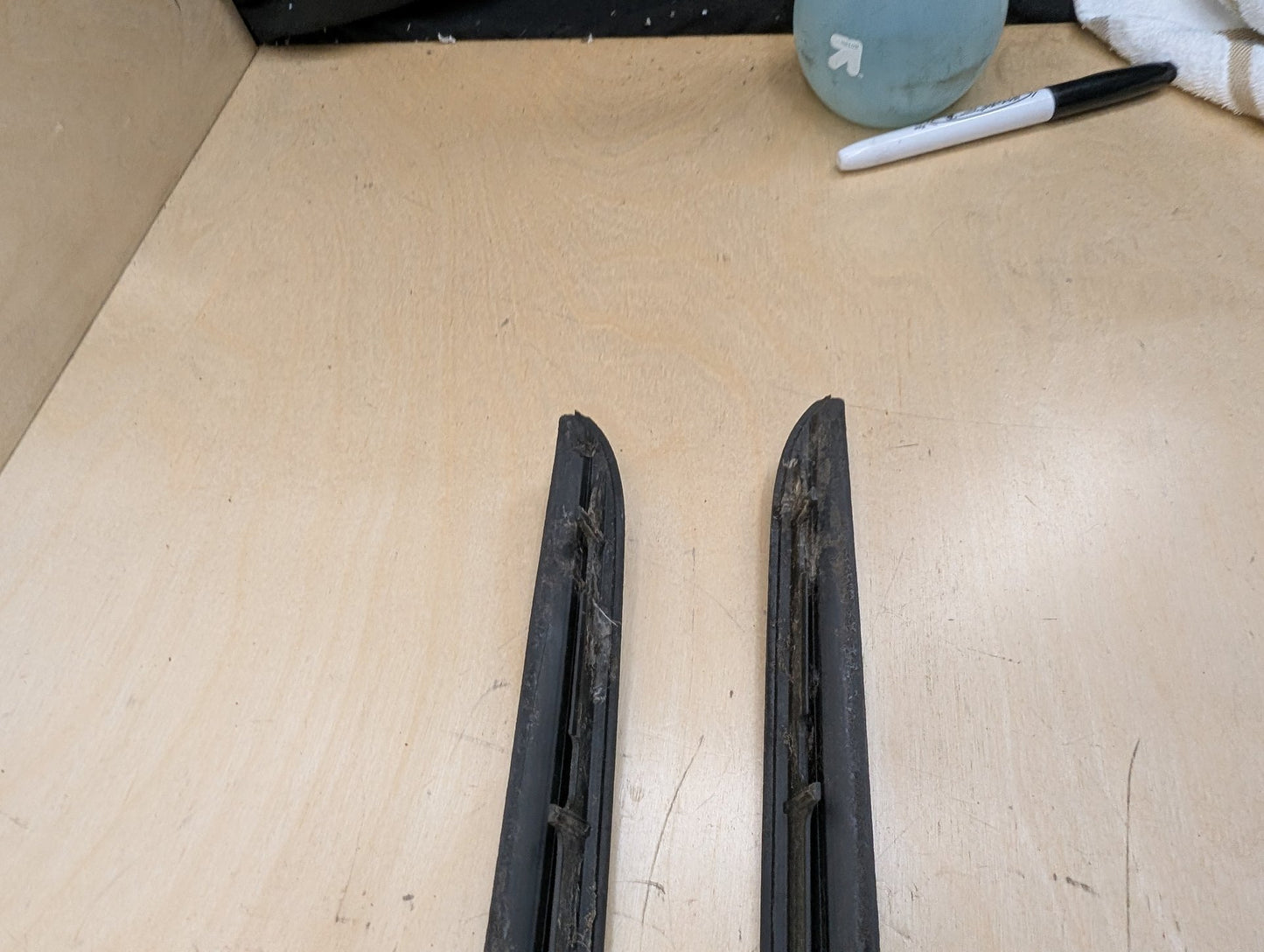 2012-2018 BMW 320i F30 Front Left Right Side Windshield Drip Trim Molding SET 7258187