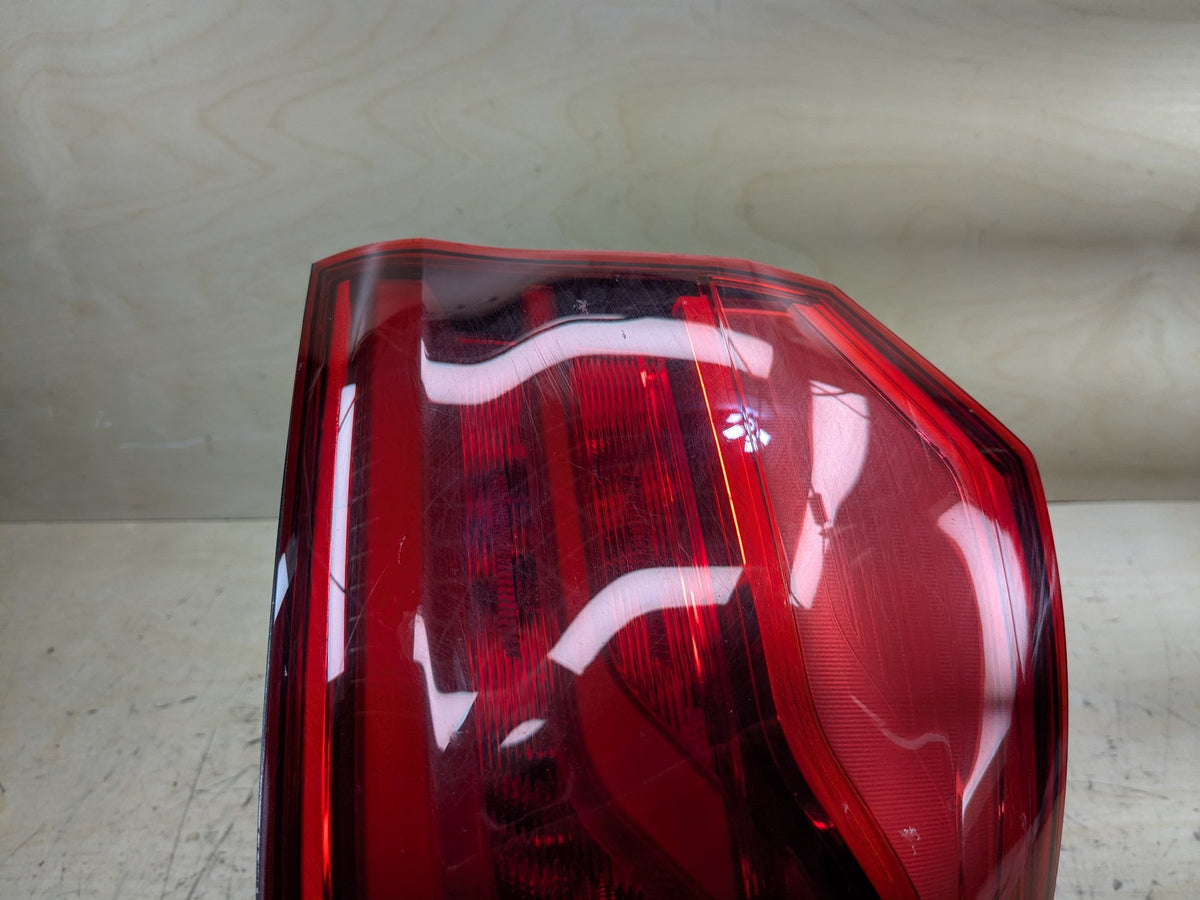 17-20 OEM BMW F90 G30 530 540 M550 M5 Rear Passenger Side Outer Tail Light