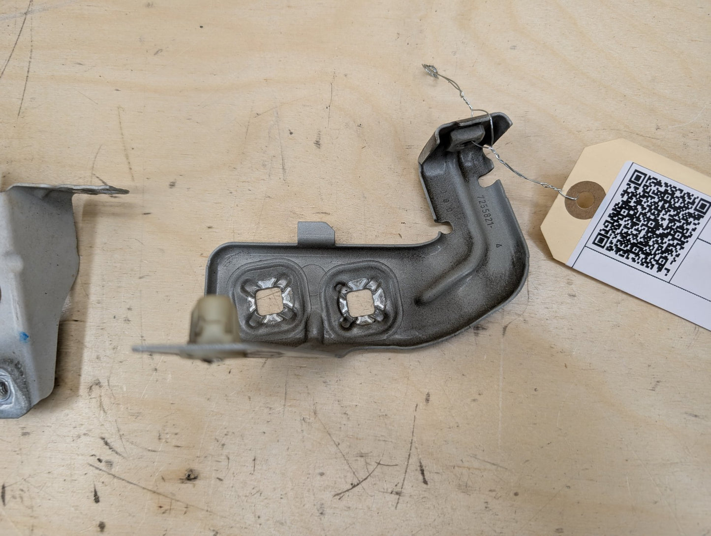 12-20 OEM BMW F30 F32 F33 F36 Front Left Driver Fender Wing Holder Bracket SET