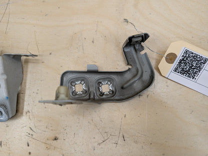 12-20 OEM BMW F30 F32 F33 F36 Front Left Driver Fender Wing Holder Bracket SET