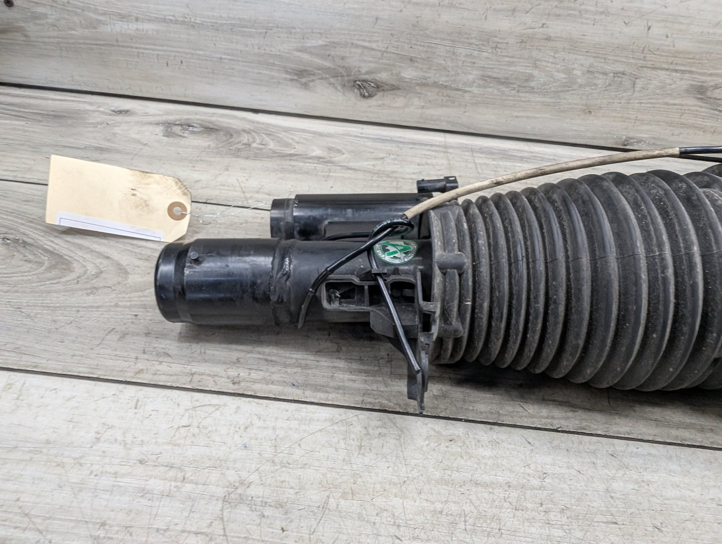 16-22 OEM BMW G11 G12 740iX 745eX 750iX B7 FRONT Right Passenger Air Shock Strut