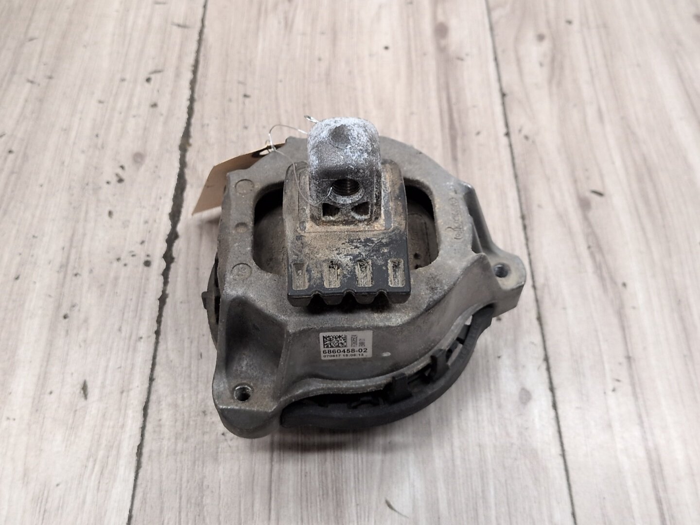 2017-2023 BMW G30 M550i xDrive N63B44O2 Right Passenger Engine Bracket Support Mount 6860458