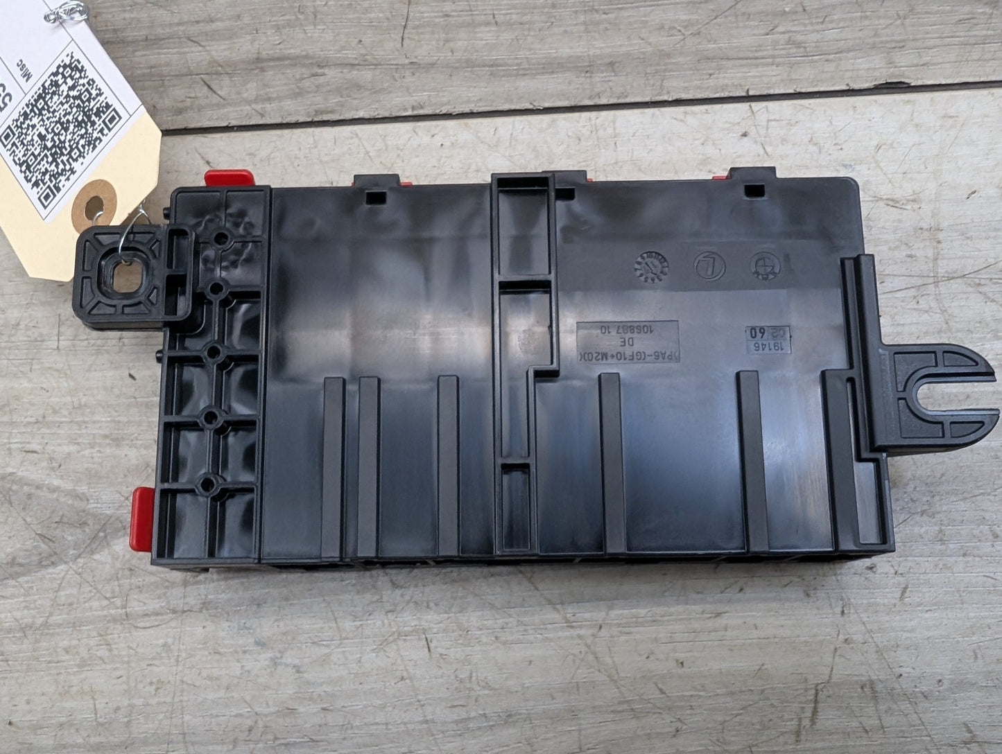 OEM BMW F22 F30 F32 F36 F80 F82 Positive Battery Distributor B+ Power Fuse Box