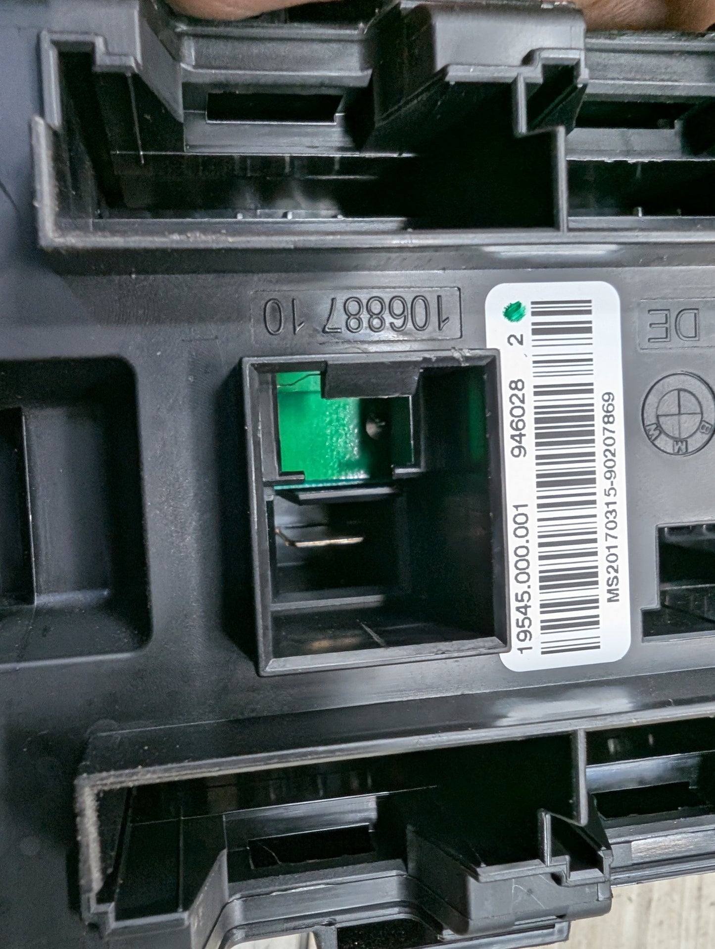 2012-2018 BMW 340i F30 Front Power Distribution Fuse Box 9389068
