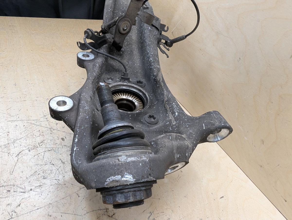 16-19 OEM BMW F90 M5 G12 750 G30 M550 Transmission Oil Cooler Line Inlet Outlet