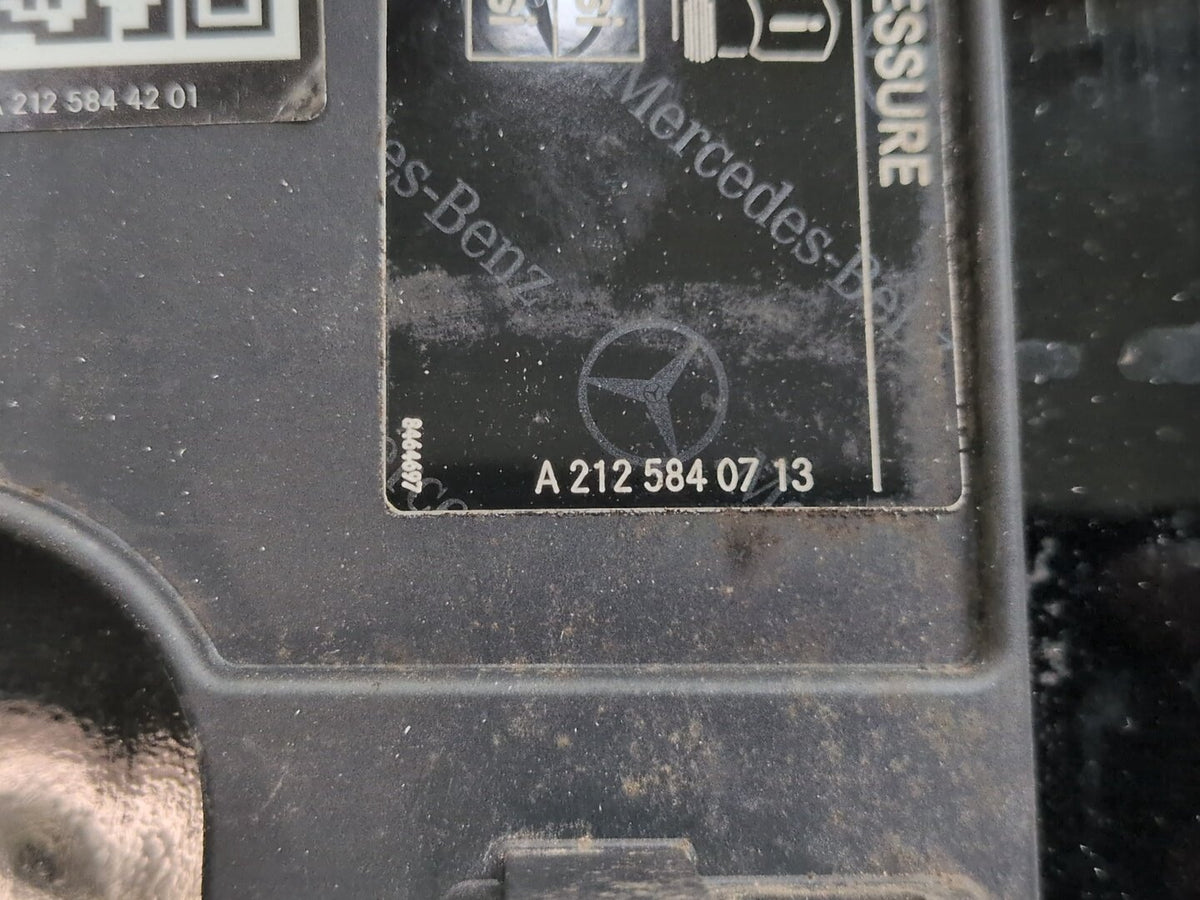 2009-2012 Mercedes-Benz E550 W212 Gas Cover A2127570006 OEM