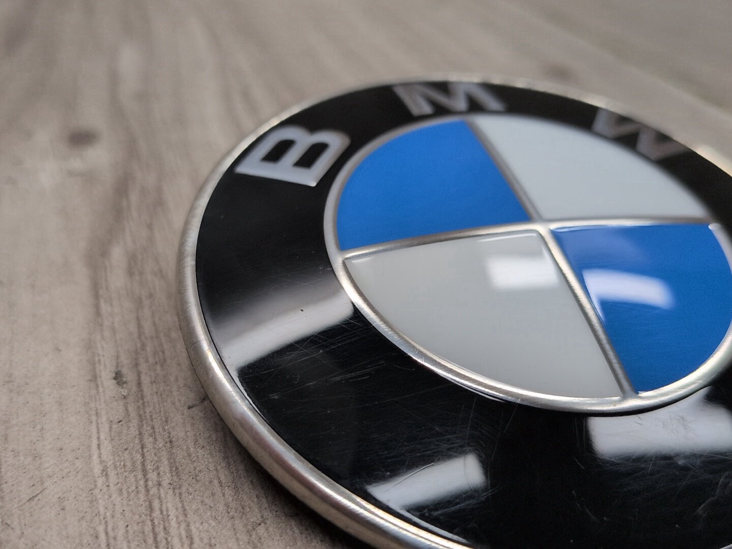 OEM BMW G01 G05 G30 G45 G60 G90 X3 X5 Hood Trunk Emblem Badge Symbol Logo 82mm