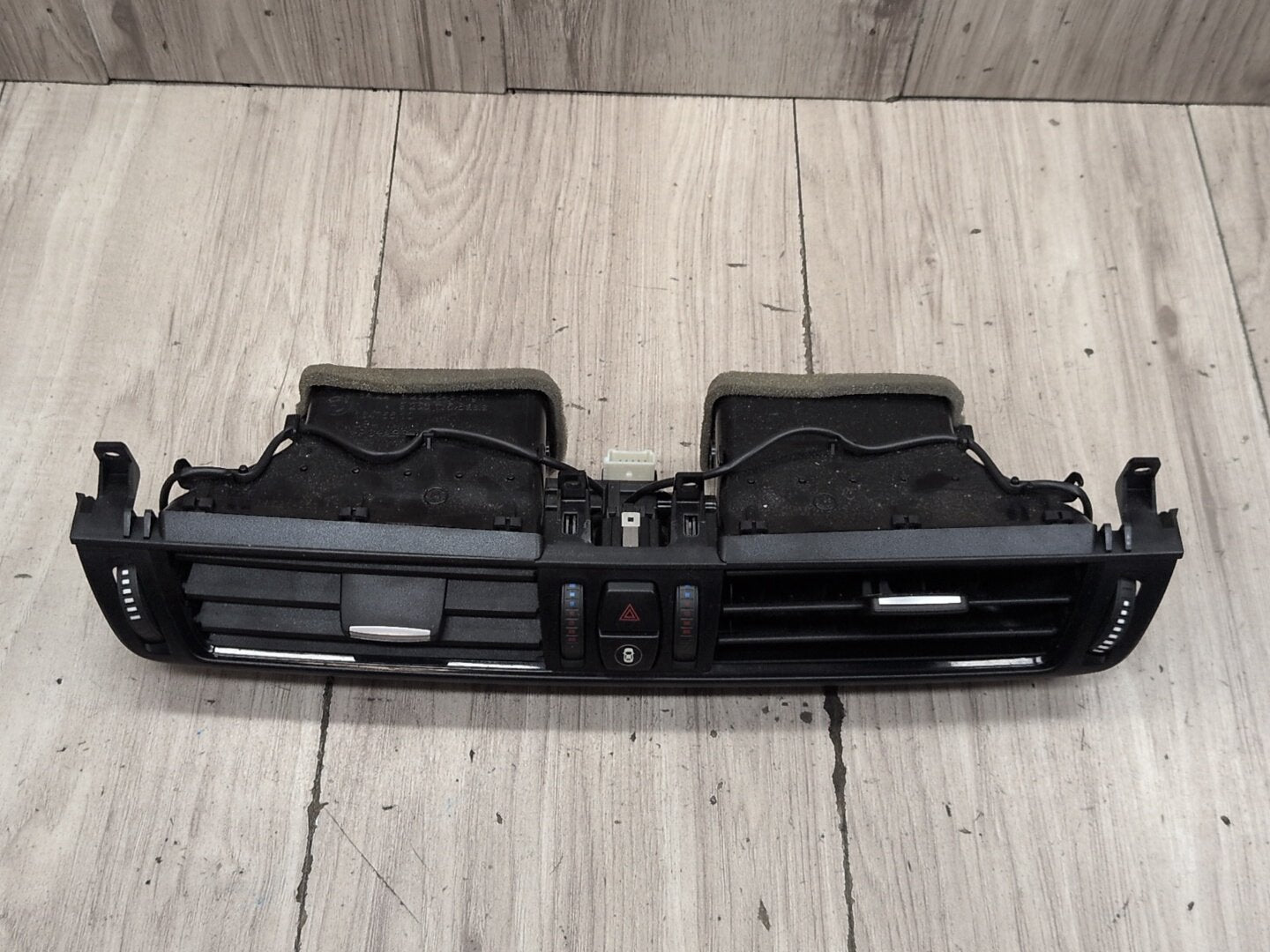 14-19 OEM BMW F15 F16 F85 F86 X5 X6 Dash Center Hazard Button AC Air Vent Grille
