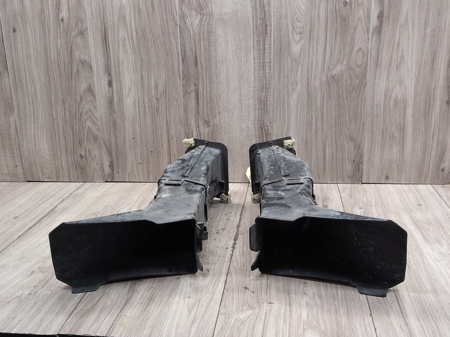 2018-2024 BMW X3 G01 Left Right Brake Air Ducts SET 7400006
