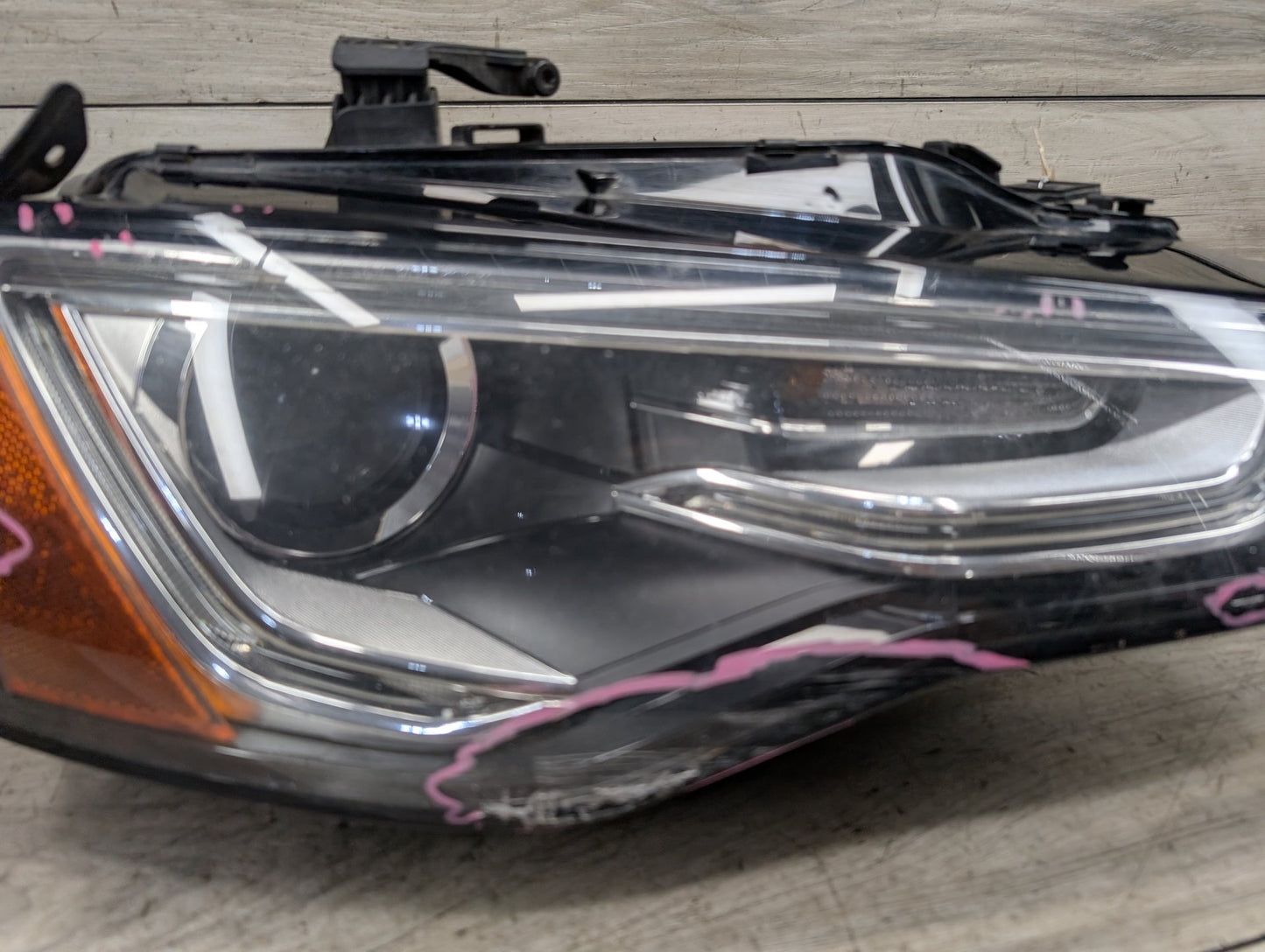 2008 - 2017 Audi S5 8T Front Right Passenger Headlight 8T0941006E
