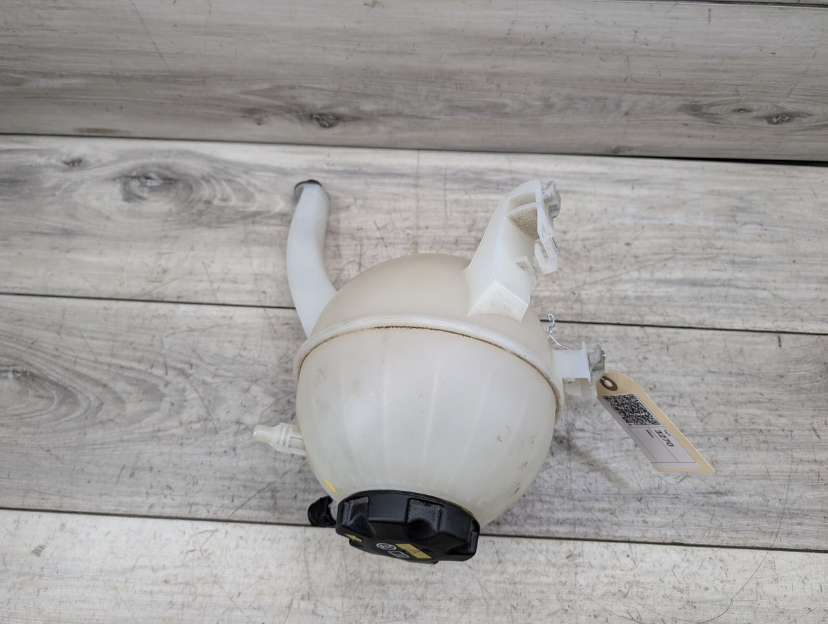 19-25 OEM BMW G05 G06 G07 X5 X6 X7 Radiator Coolant Reservoir Expansion Tank