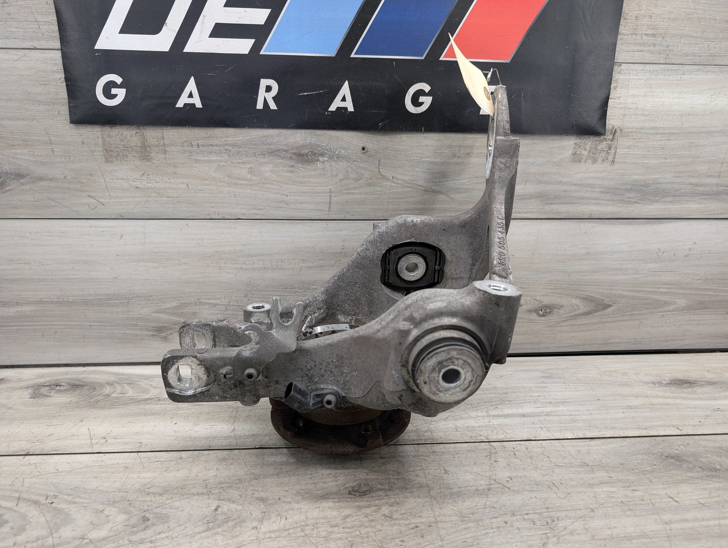 2009 - 2017 Audi Q5 8R Rear Left Driver Spindle Knuckle w/ Bearing 8R0505431F EA888