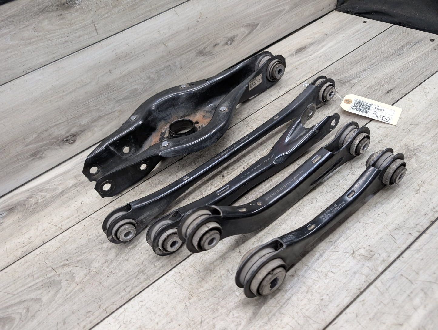 2019 - 2026 BMW 330i G20 Rear Left Driver Control Arms SET 6867541 B46B20O1