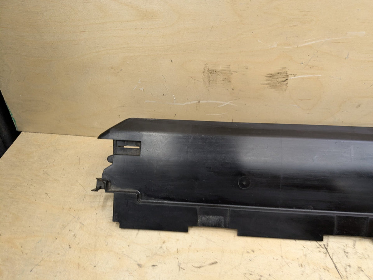 2018-2023 BMW M550i G30 Front Radiator Cover Air Duct Panel 8670940 OEM
