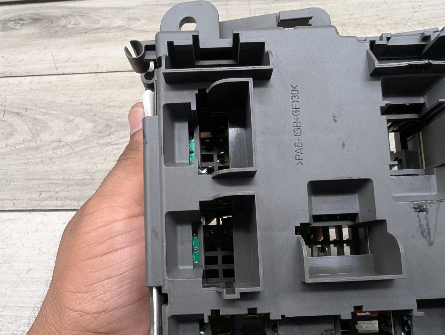 2007 - 2013 BMW X5 E70 Rear Power Distribution Fuse Box 6931687 N62B48B