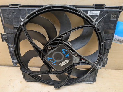2012-2018 BMW 320i F30 Radiator Fan Shroud Housing w/ Motor 8641963