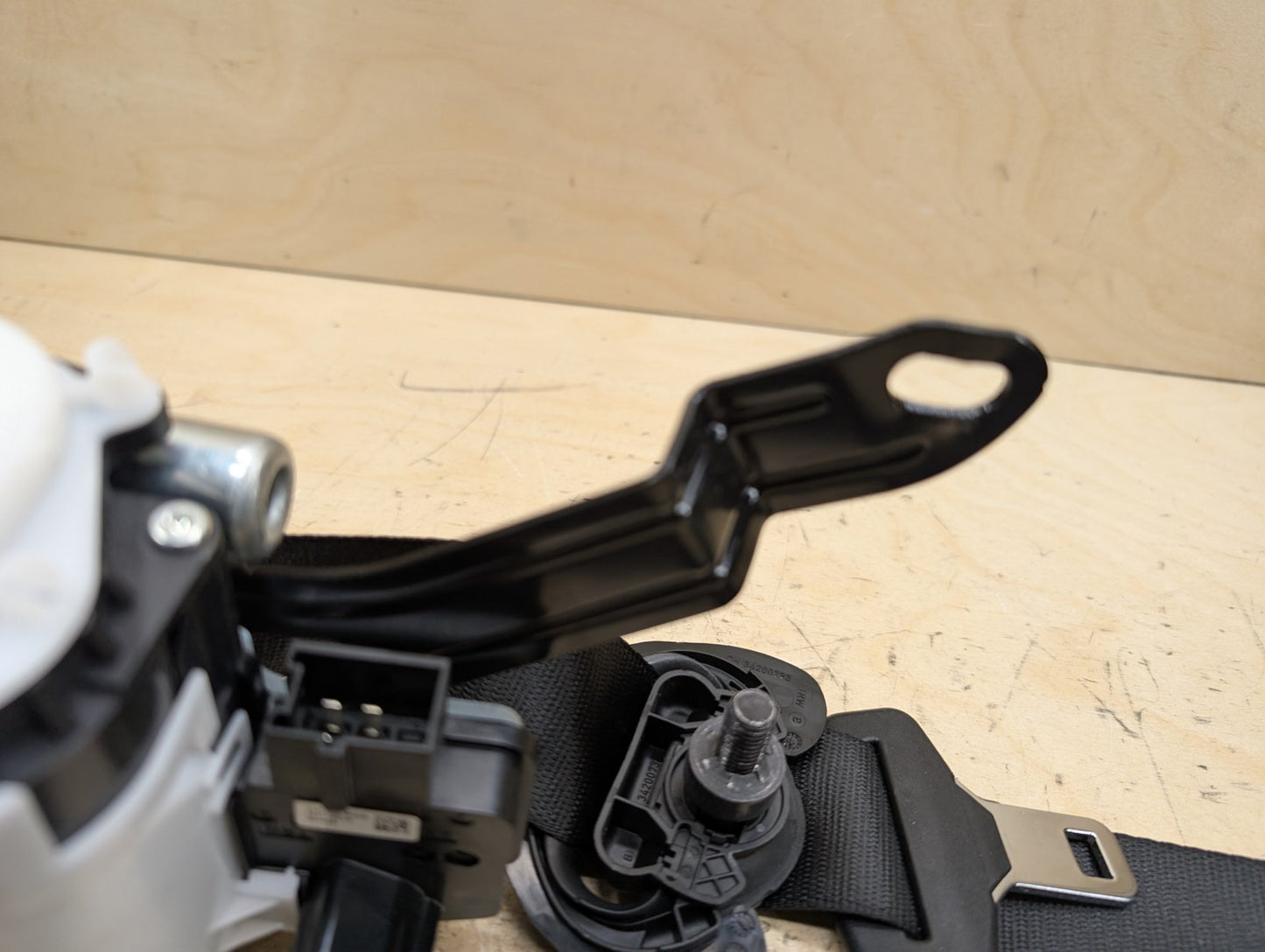 2018-2024 BMW X3 G01 Front Right Passenger Seatbelt Seat Belt Retractor 7469962