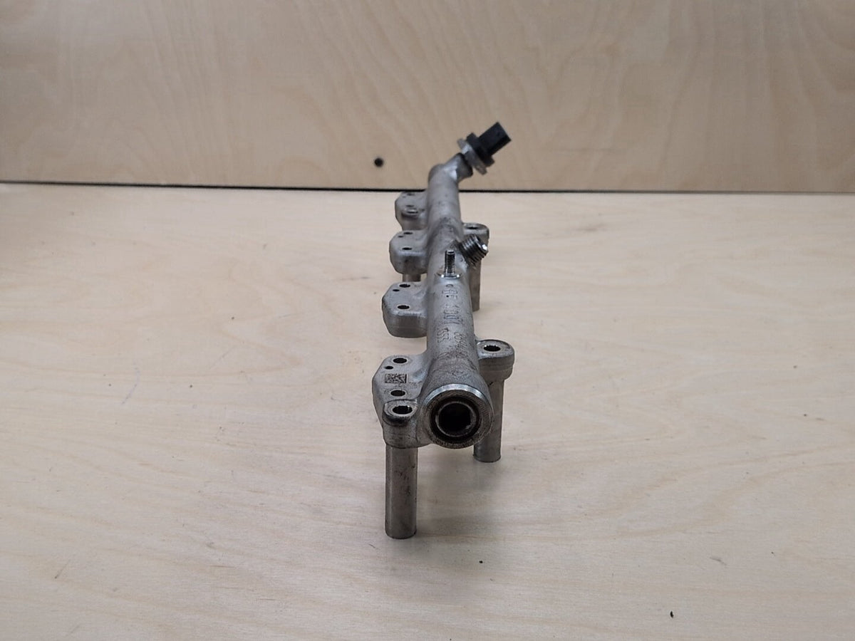 2018-2024 BMW G01 X3 B46B20O0 Engine Motor Fuel Injector Rail Line 8694198
