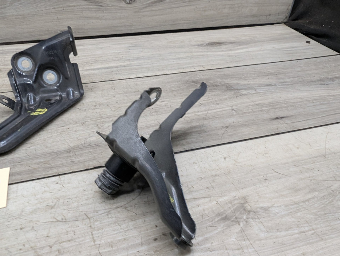 2018 - 2024 BMW X3 G01 Front Left Driver Fender Brackets SET 7424677 B58B30O1