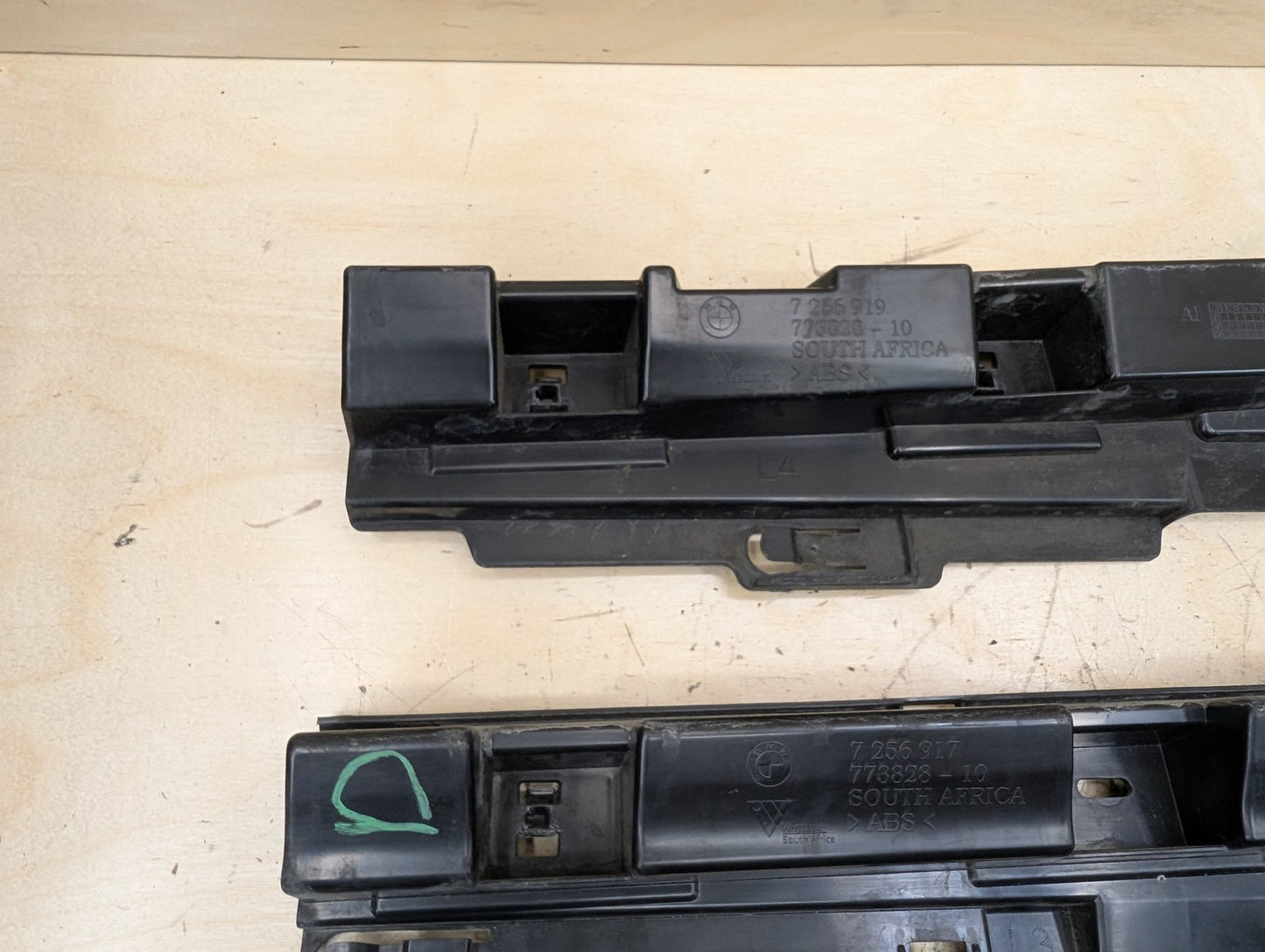 2012-2018 BMW 320i F30 Left Driver Side Skirt Rocker Panel Brackets SET 7256915