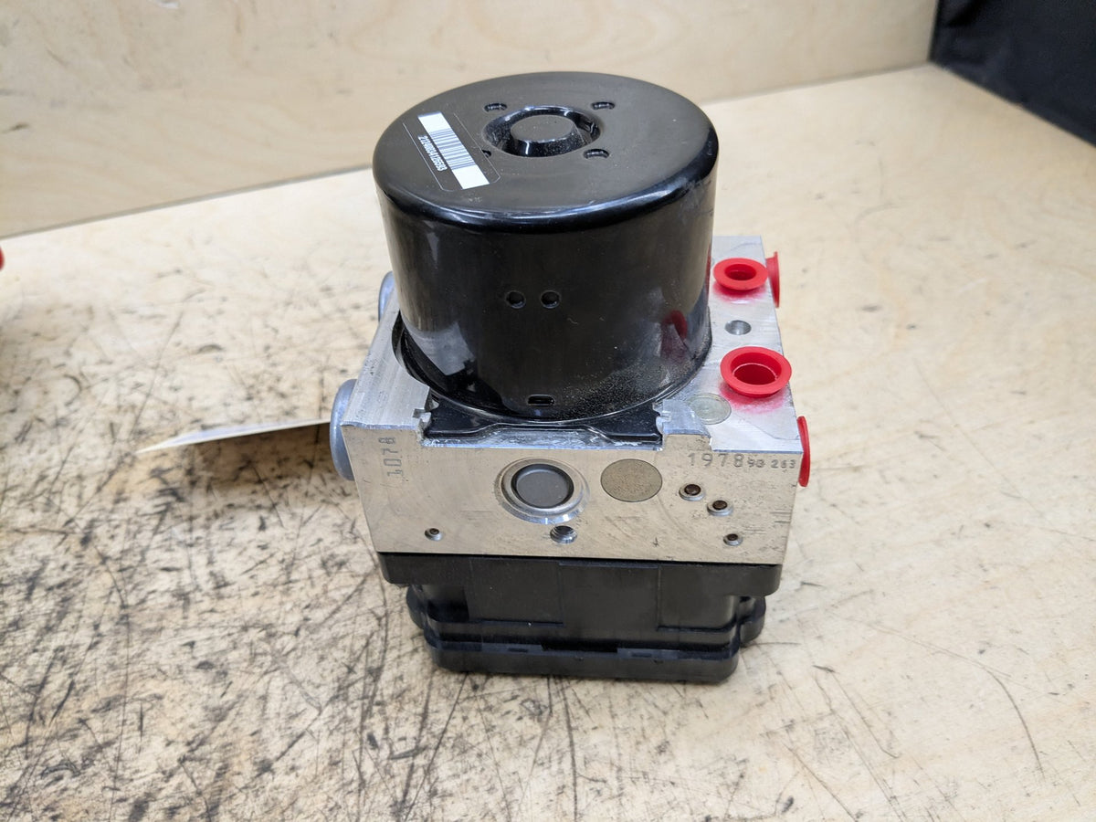 2008-2013 BMW 135i E88 ABS Pump Module 6790146 OEM