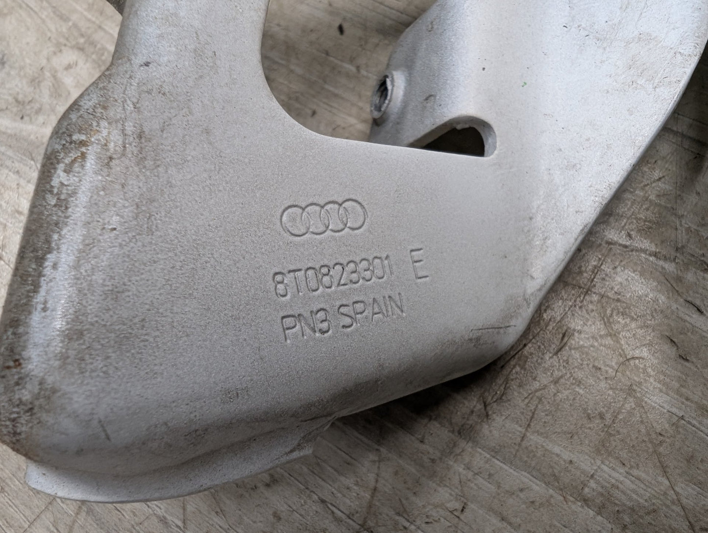 2008 - 2017 Audi S5 8T Hood Bonnet Hinges SET 8T0823301E