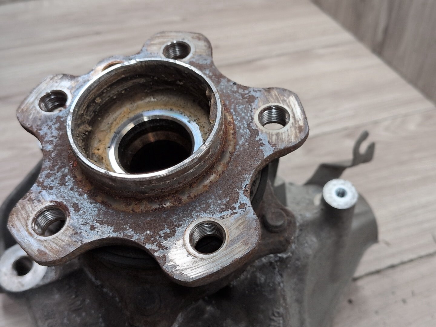 OEM BMW F95 G05 G06 G07 G09 X5 X7 Front Left Driver Hub Spindle Knuckle Bearing