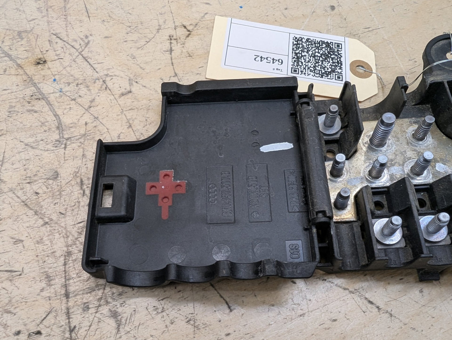 2011-2017 Audi RS5 8T Rear Battery B+ Terminal Junction Point Relay Fuse Box 8K0937517B