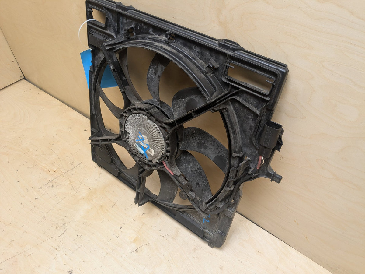 2015-2018 BMW X5 F85 Radiator Fan Shroud Housing w/ Motor 7647371