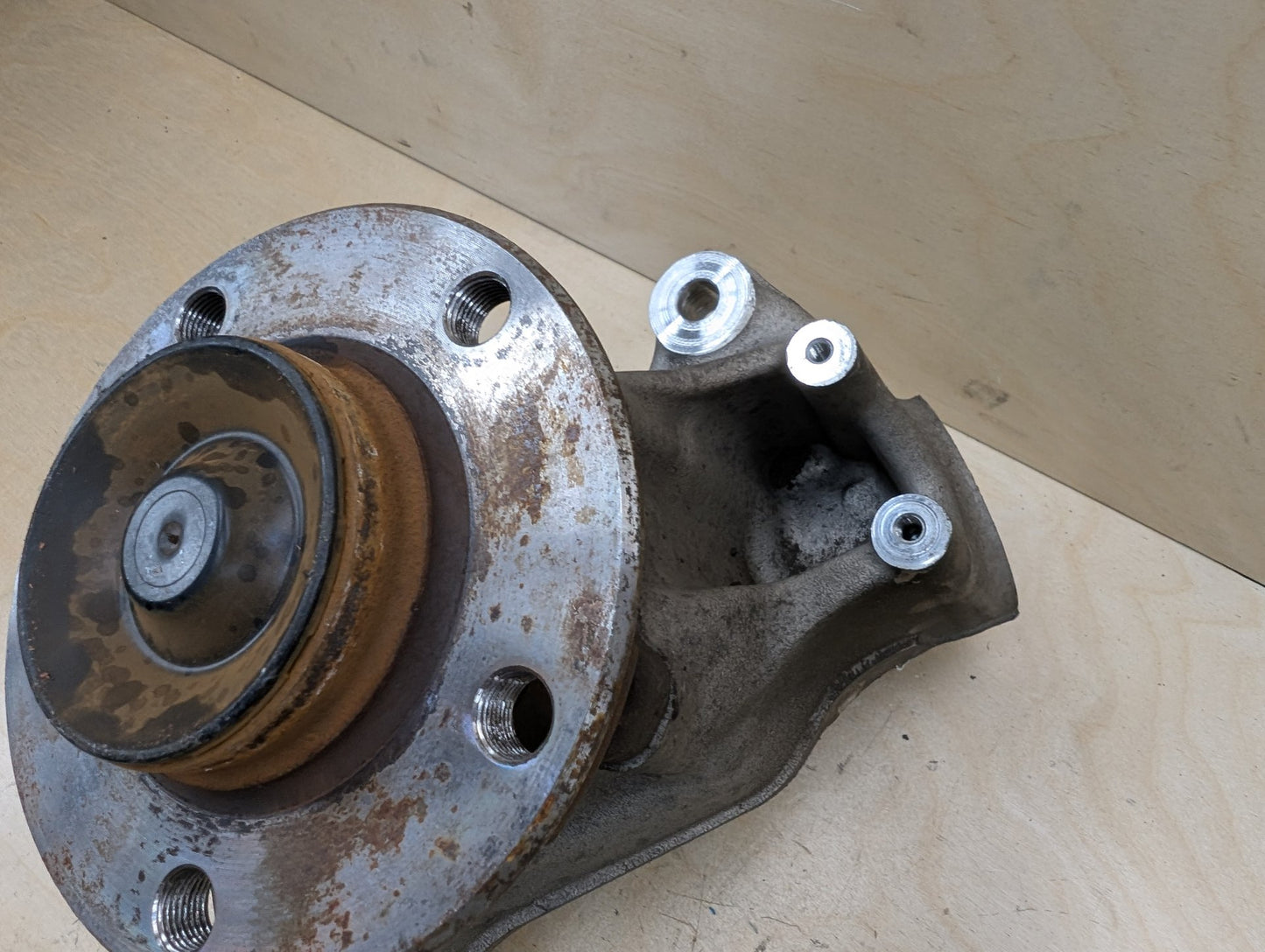 12-18 OEM BMW F30 F31 Sedan RWD Front Right Hub Knuckle Wheel Bearing Carrier