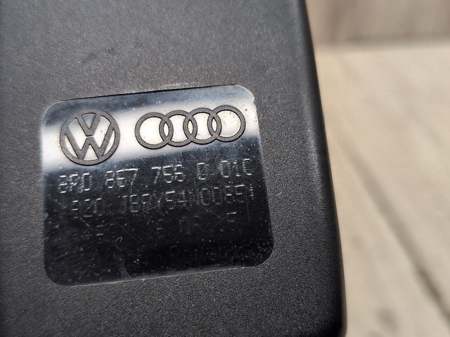 2015-2018 Audi Q3 8U Front Right Passenger Seatbelt Seat Belt Buckle 8R0857756D