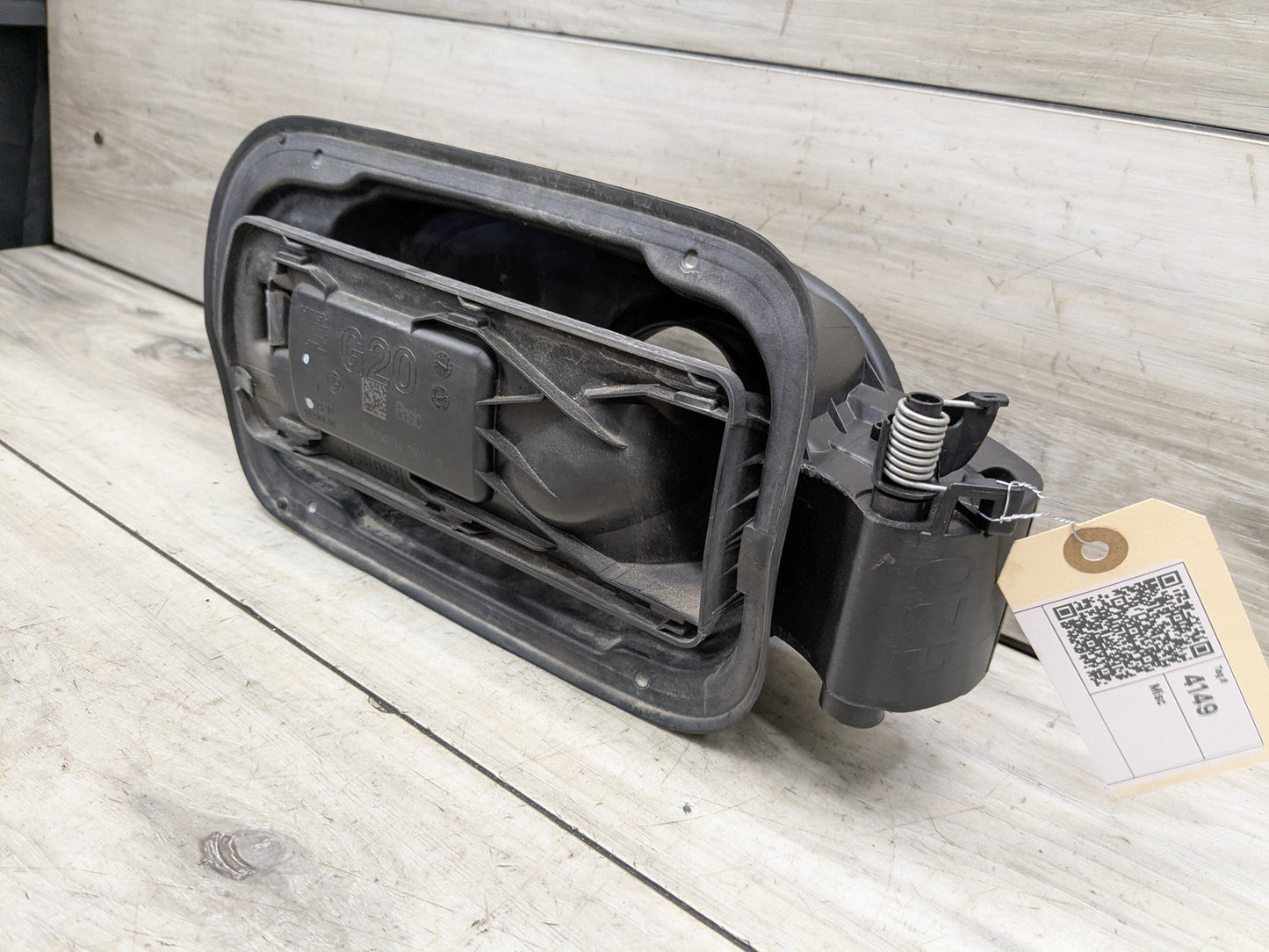 19-24 OEM BMW G20 330 M340 Fuel Gas Tank Fuel Filler Cover Pot Door Mount