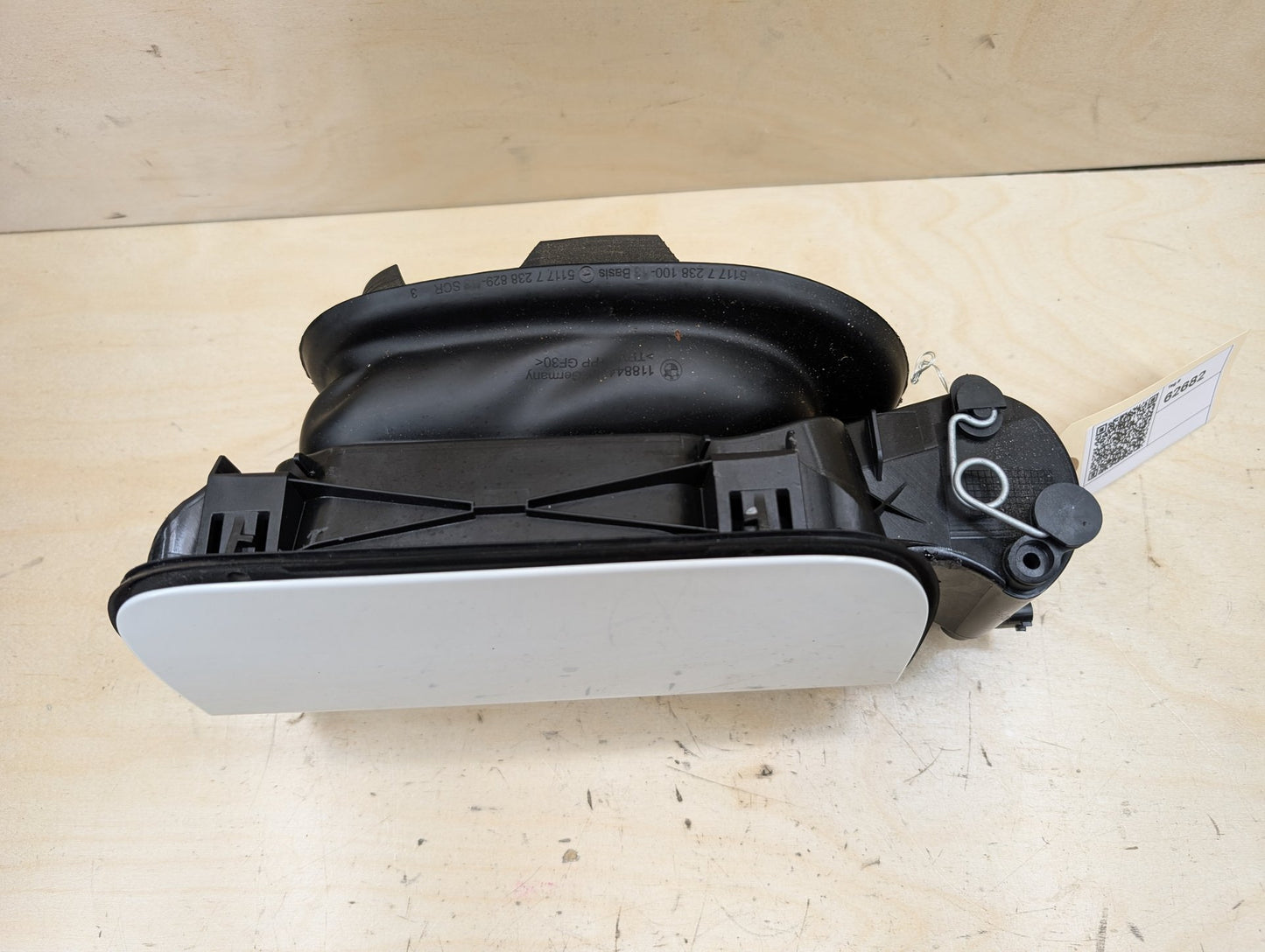14-20 OEM BMW F32 F82 M4 Gas Fuel Tank Filler Door Cap Lid Cover Assembly