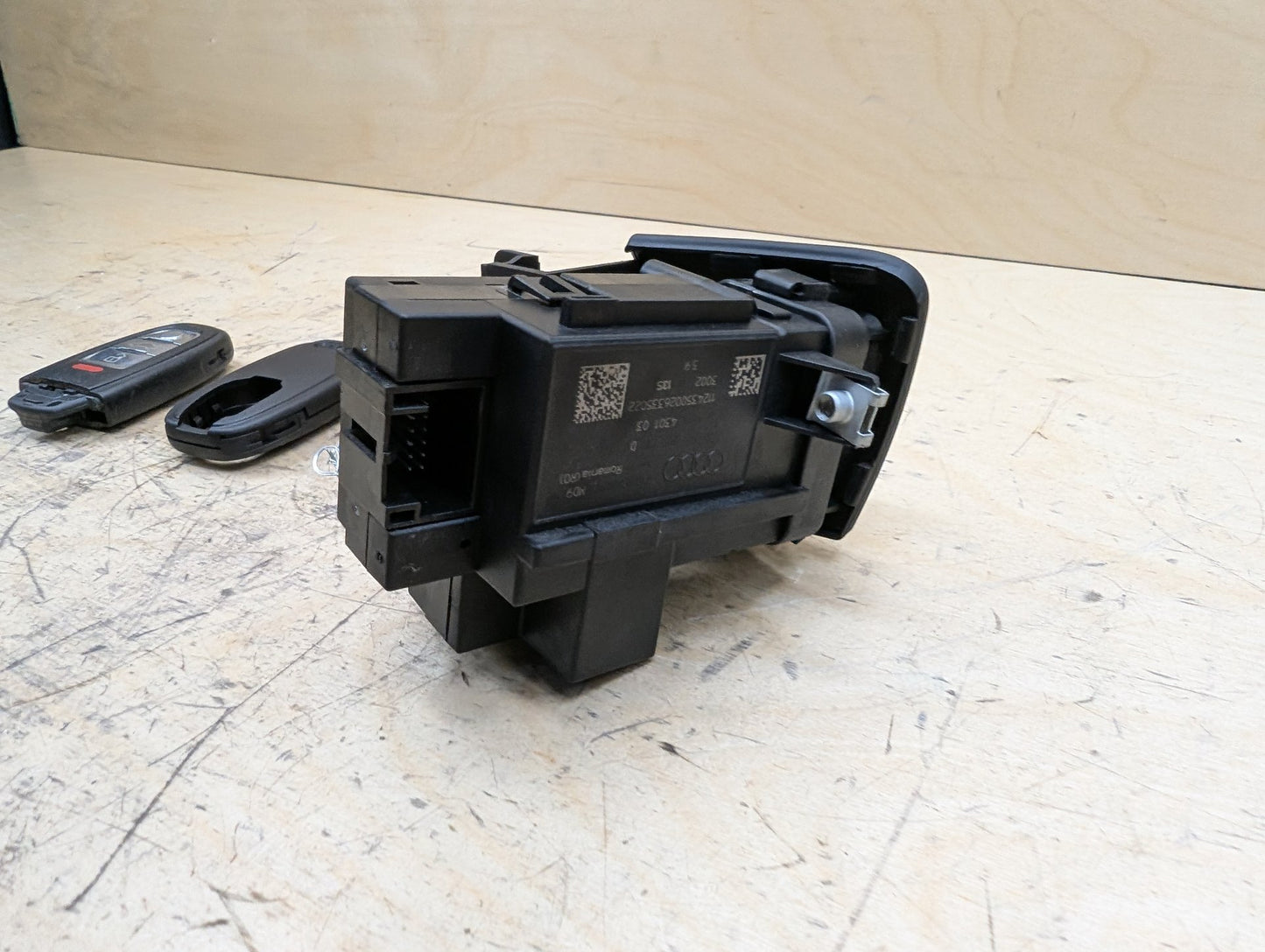 08-17 OEM Audi A4 A5 Q5 RS5 S4 S5 AQ5 Ignition Switch Module w/ Key