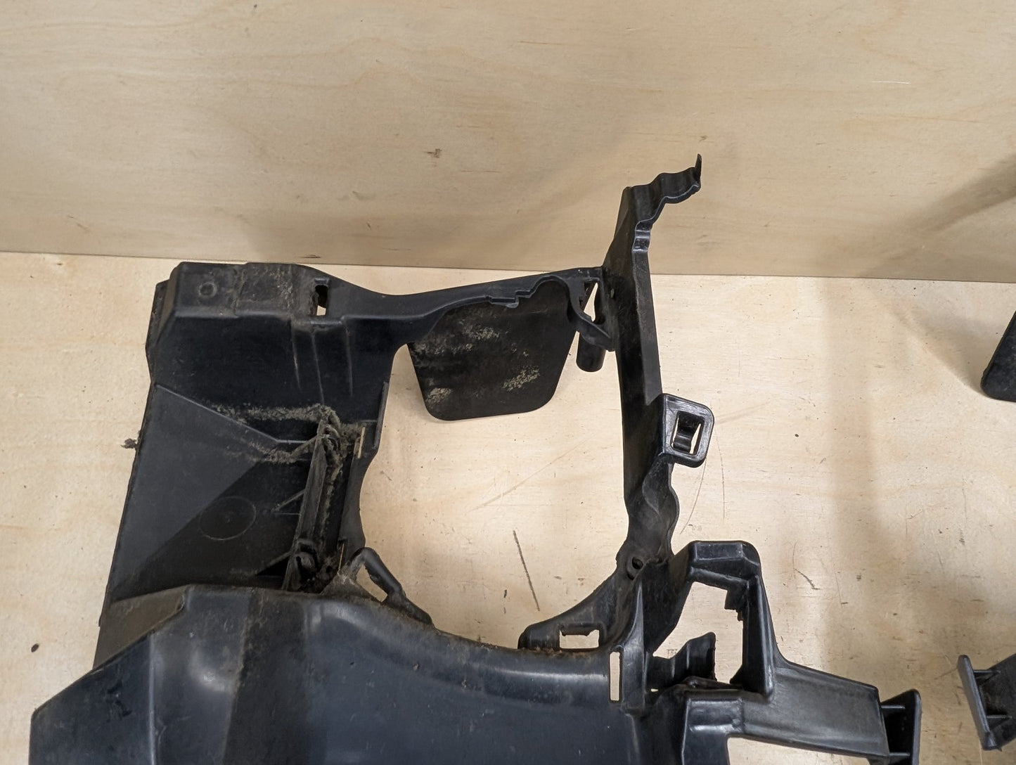 2012-2018 BMW 328i F30 Front Left Right Fog Light Support Bracket SET