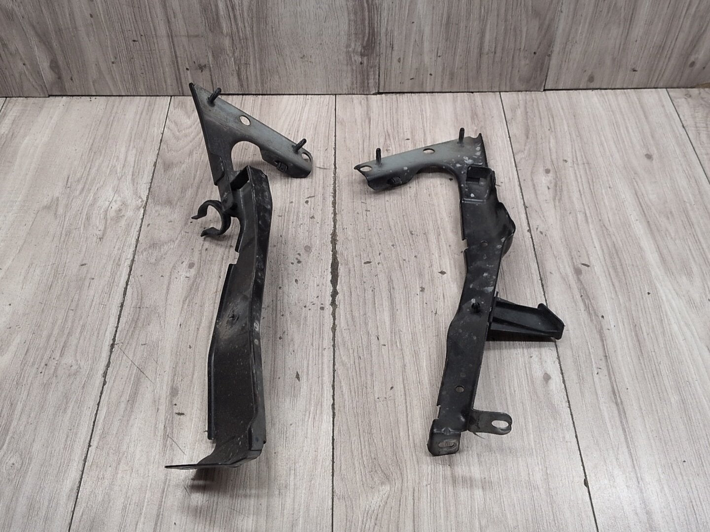 2008-2017 Audi S5 8T Front Left Right Fender Brackets SET 8T0821135C