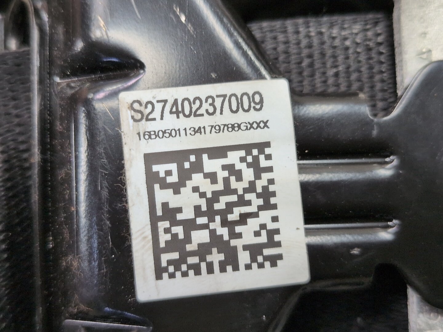 OEM BMW G11 G12 740 750 M760 Front Right Passenger Seat Belt Retractor Black