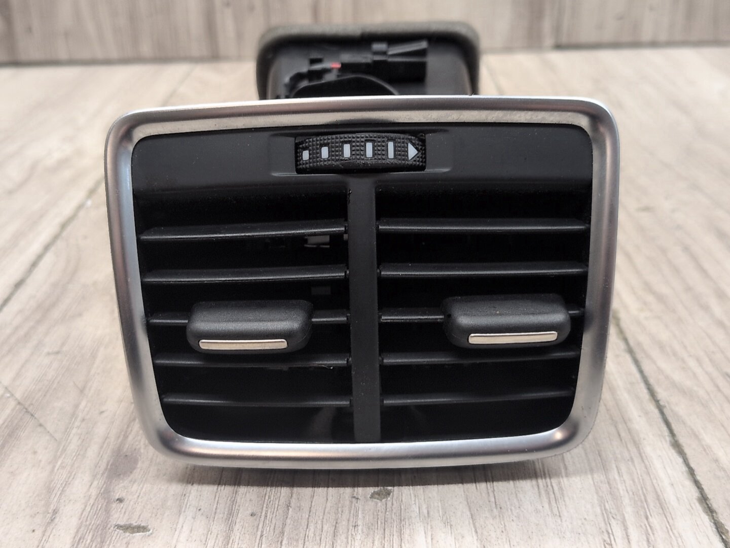 2015-2018 Audi Q3 8U Rear Center Console Air Vent Grille 8U0819203A