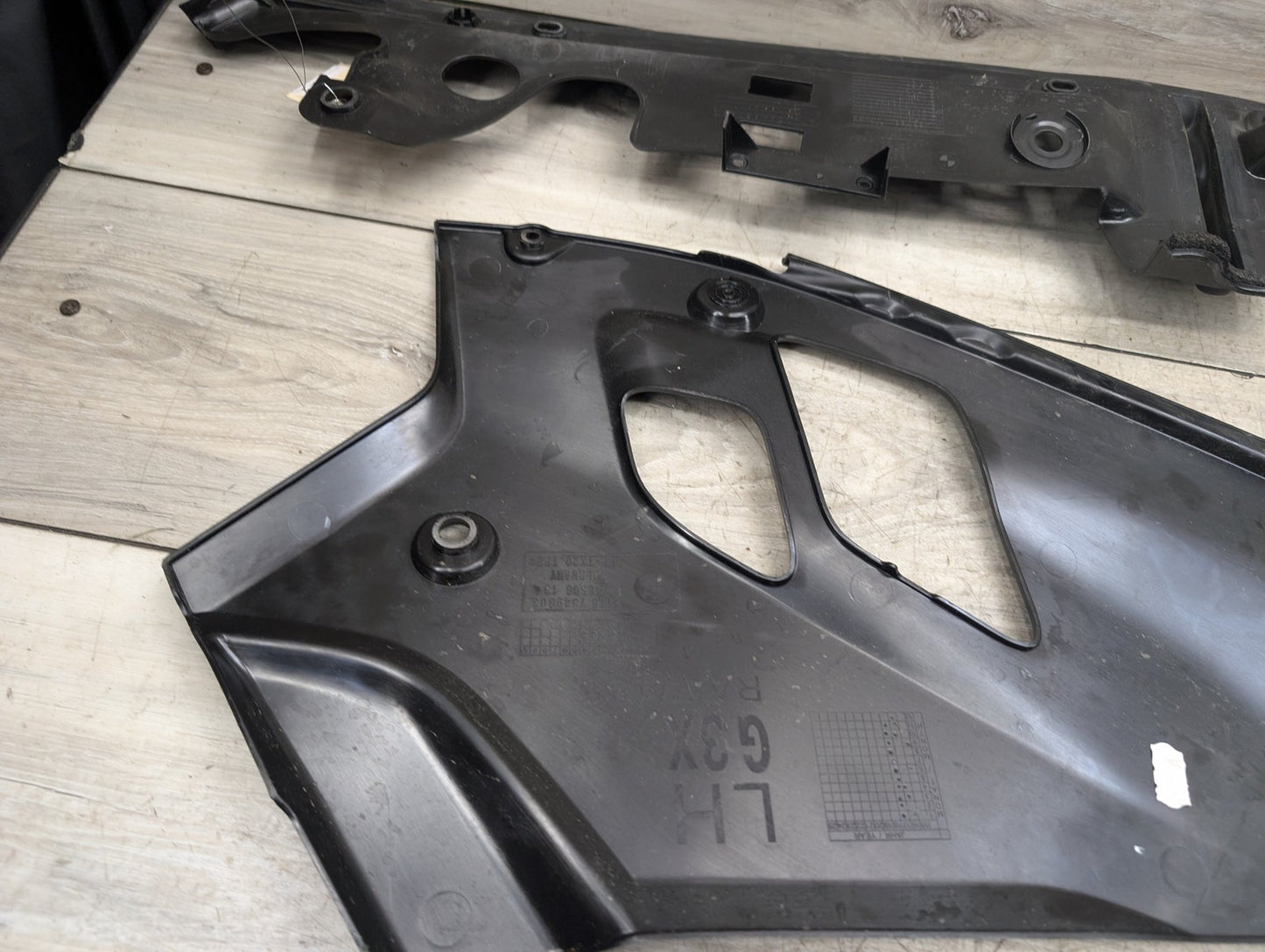OEM BMW F90 M5 G30 530 540 M550 Front Left Engine Support Sealing Cover Trim SET