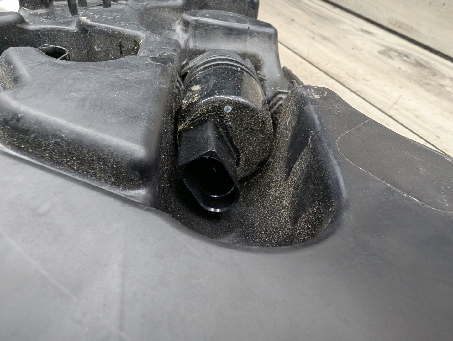 2019-2026 BMW X5 G05 Windshield Reservoir Tank Assembly 7499828