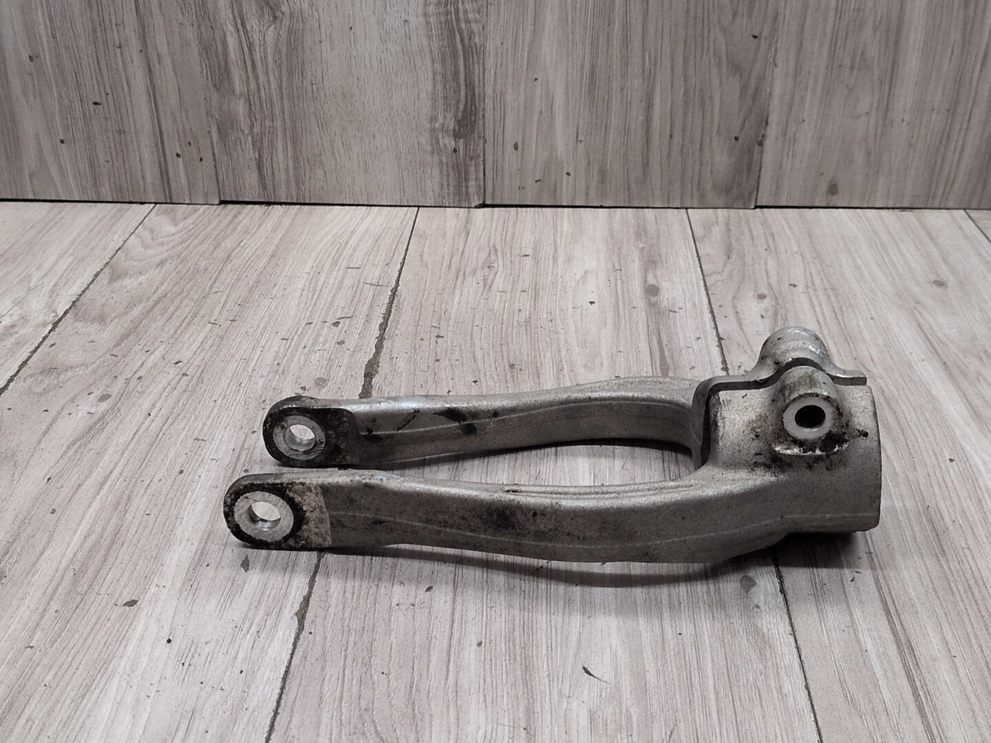 2016-2022 BMW 750i G12 Front Left Driver Spring Strut Shock Absorber Bracket 6861199 OEM