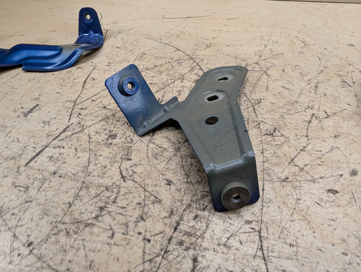 2019-2026 BMW M340i G20 Front Right Passenger Fender Brackets SET 8494438 OEM