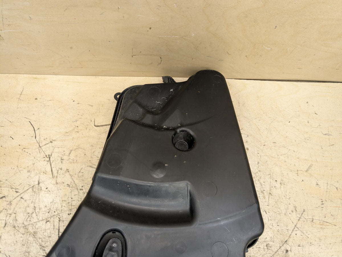 OEM BMW G12 G30 540 M550 750 M760 Windshield Wiper Washer Reservoir Tank Pump