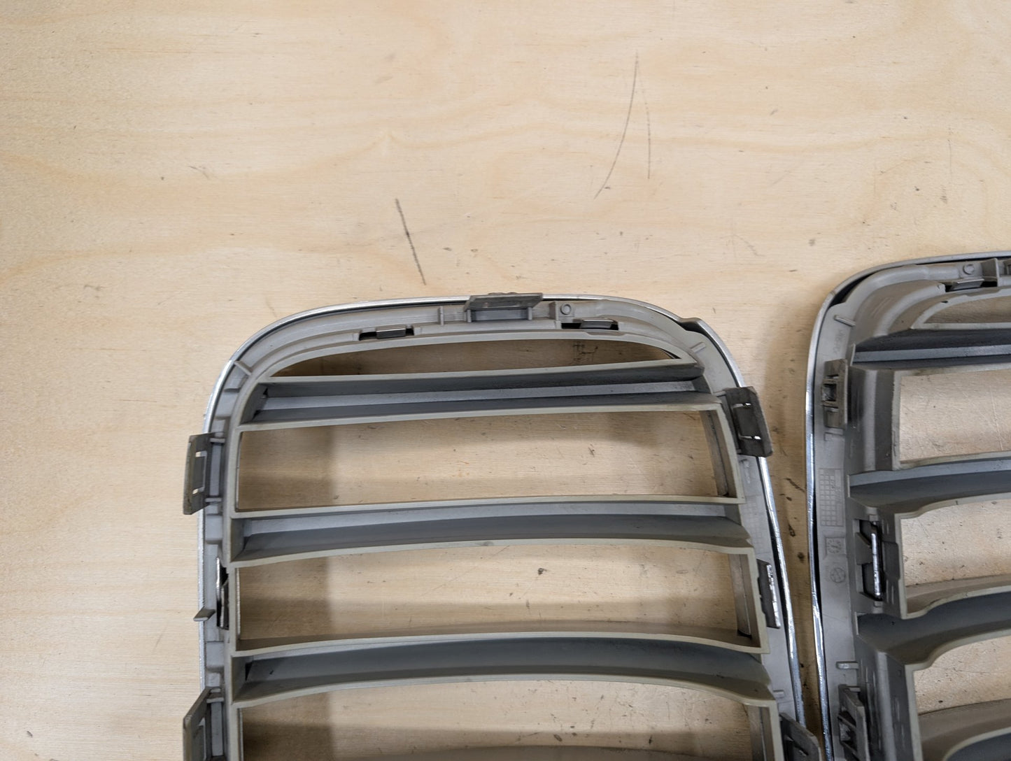 2011-2016 BMW X3 F25 Front Left Right Upper Bumper Cover Kidney Grilles SET 7210725