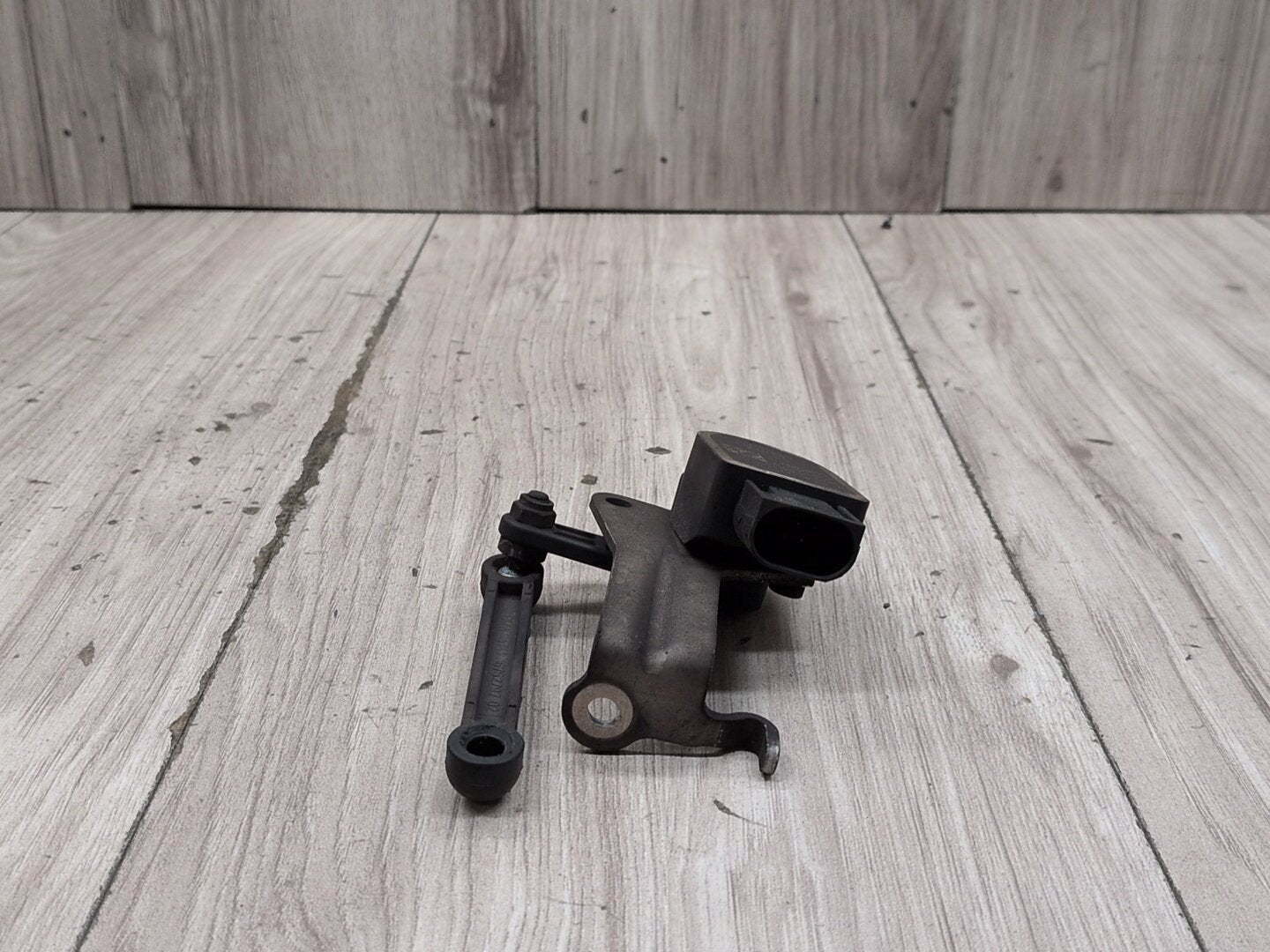 2012-2018 BMW M6 F06 Suspension Height Level Sensor 6861351