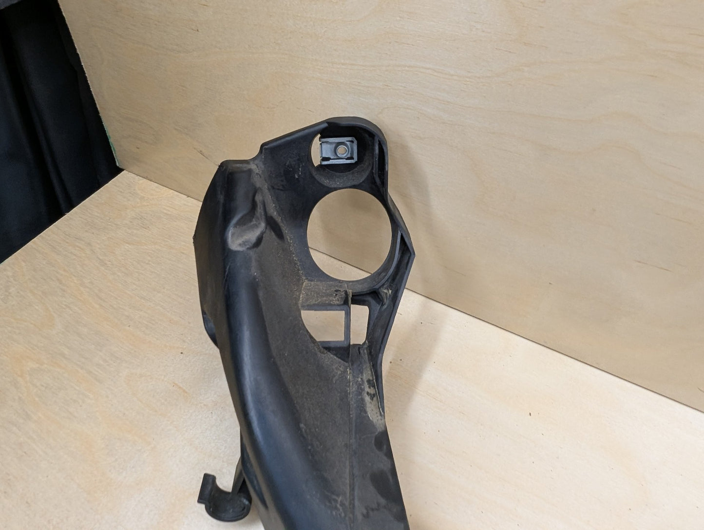07-10 OEM BMW E92 E93 328 335 Right Passenger Headlight Bracket Carrier Mount