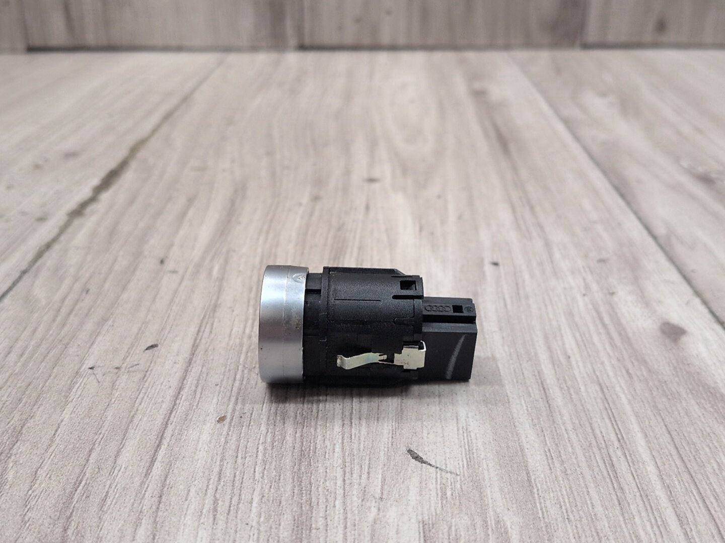 2015-2018 Audi Q3 8U Start Stop Button 8U0905217A